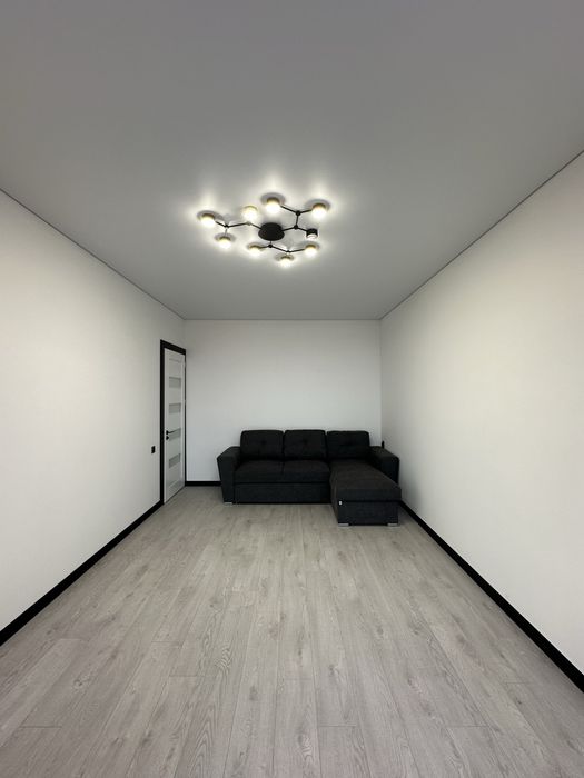 Центр-оренда 2 кім.кварт.+студія-Вид на Ратушу-Перша здача-Паркінг