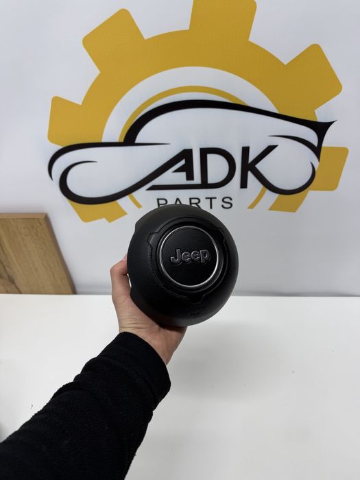 Оригінальна не стріляна подушка безпеки AirBag керма Jeep Wrangler JL
