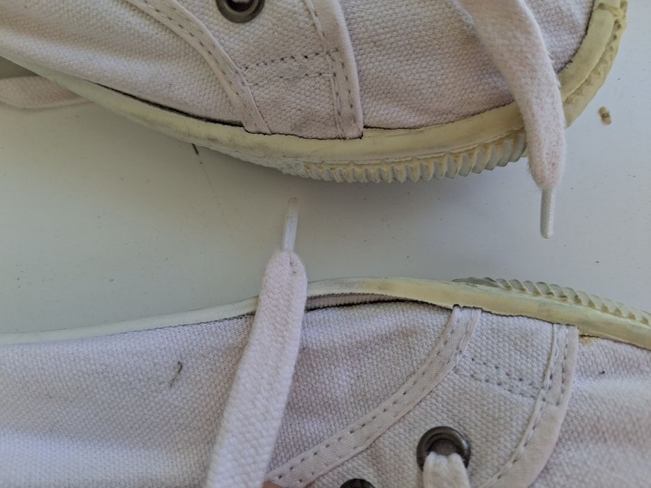 Białe trampki Levi's 40