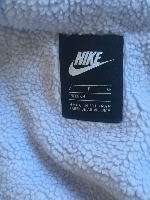 Casaco Infantil Nike Lilás – Tamanho S (128–127 cm)