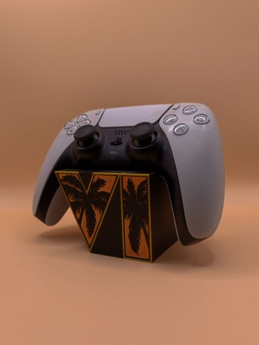 Mały stojak na pada PS5 DualSense GTA VI