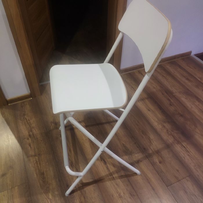 Krzesło hoker kuchenne / kosmetyczne