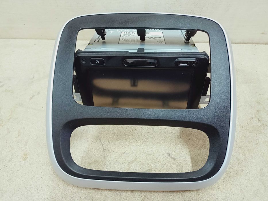 Renault Trafic 3 radio nawigacja wyświetlacz oryginał komplet Vivaro B