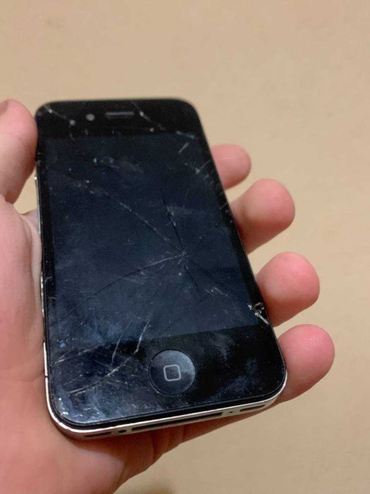 IPhone 4 на запчастини