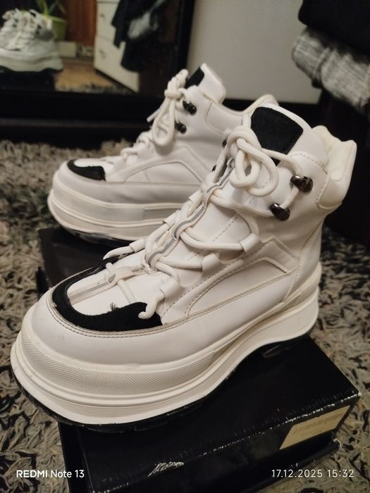 Женские кожаные кроссовки боти , р.36.500гр.