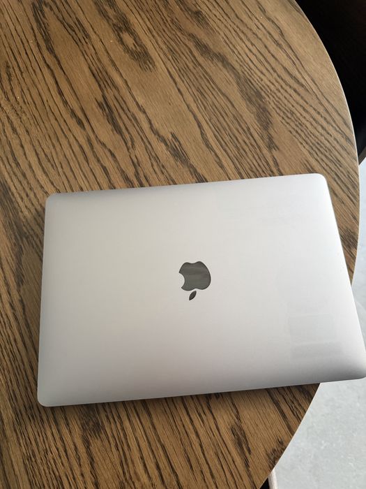 Продаю MacBook Pro 13” (2017)