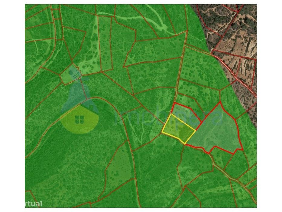 Terreno Rústico Vista Para Sul Junto Ao Castelo De Paderne