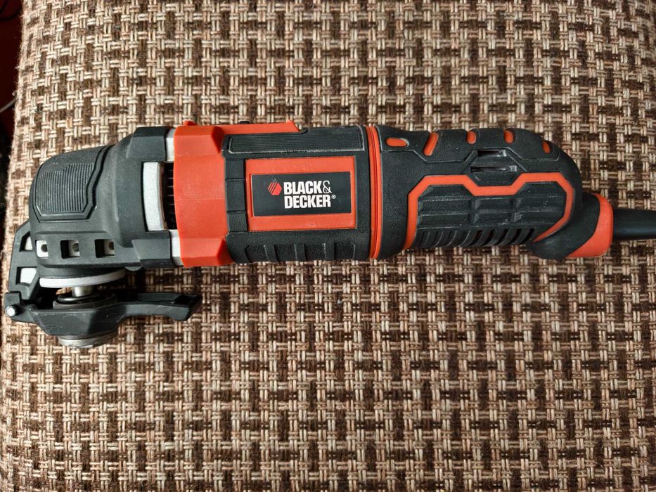 Багатофункціональний інструмент (реноватор) Black&Decker MT300 300W (з Данії)