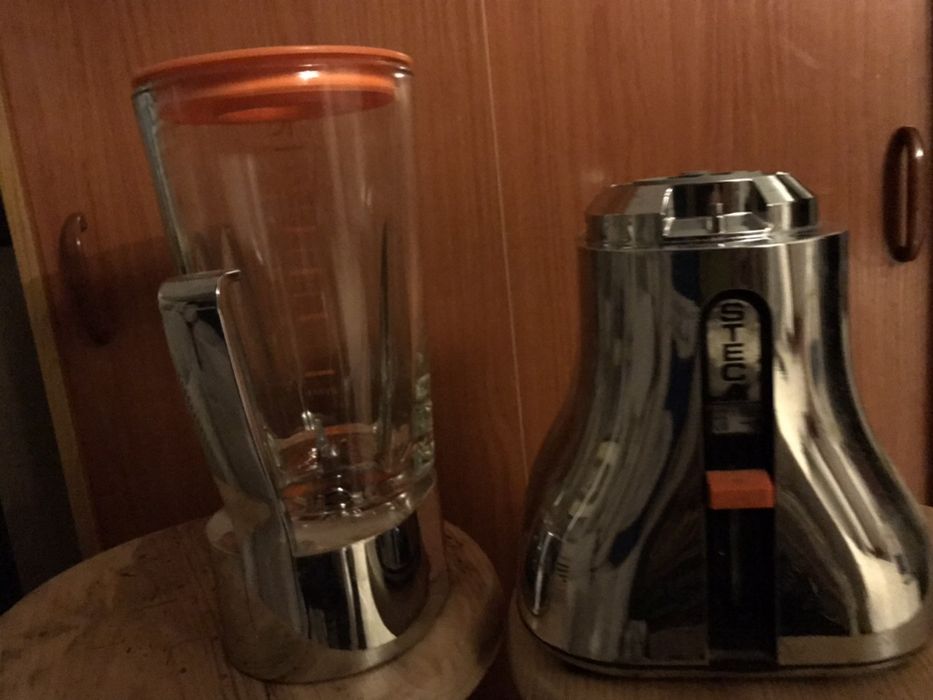Vendo blender, misturador, triturador como novo