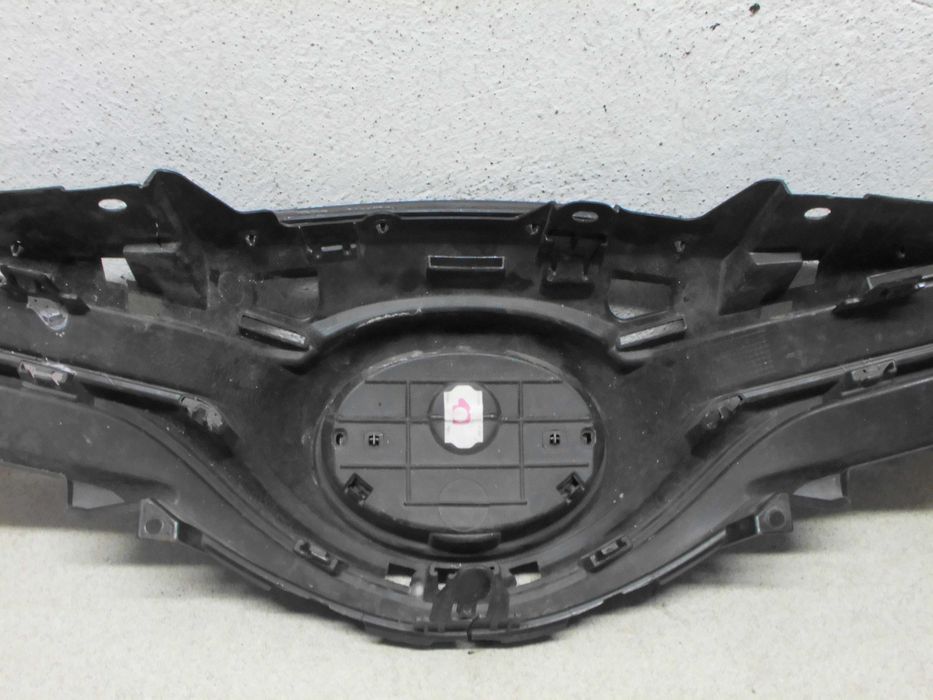 Toyota yaris III lift 14-17 atrapa grill