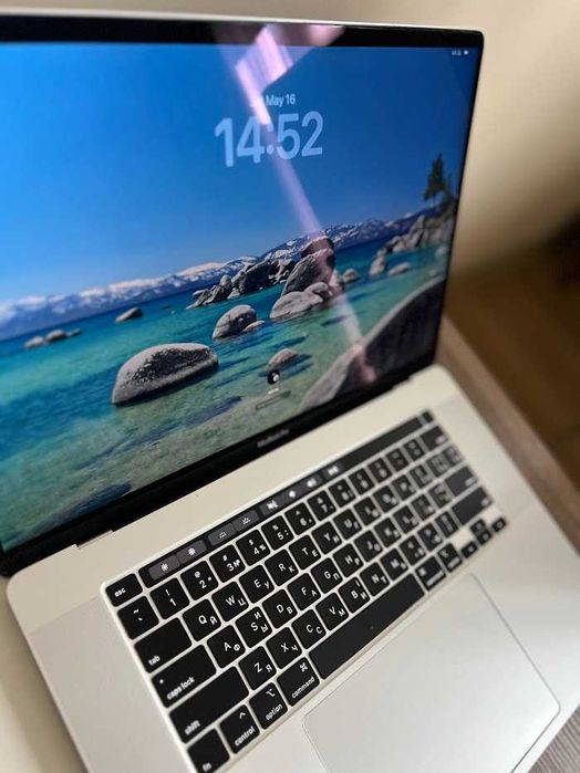 Macbook Pro 2019 16-inch 16GB (500GB SSD) (Нова батарея і SSD)