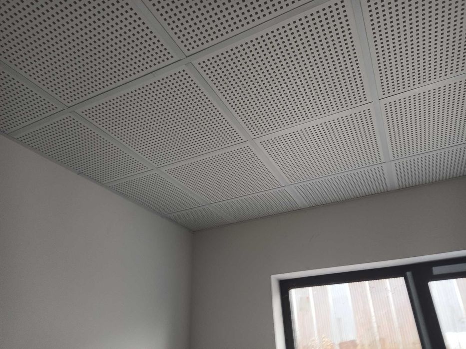 Sufit podwieszany kasetonowy perforowany
