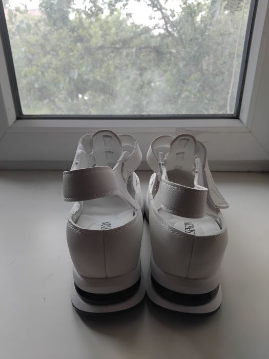 Кроссовки-босоножки новые 41р 26см стелька