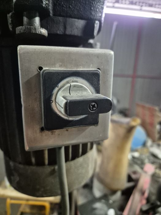 Engenho de Furar / Furadora Vertical Trifásica Industrial com bucha de aperto rápido