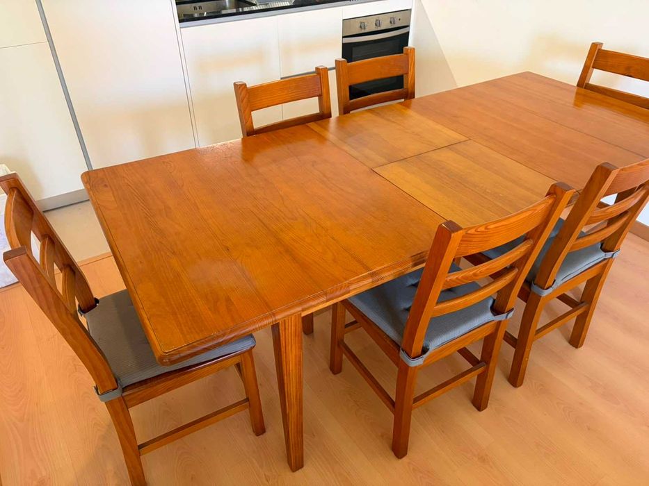 Mesa e 6 cadeiras, extensível para 8 lugares