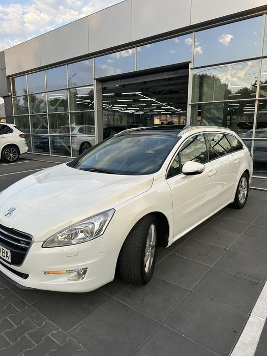 Peugeot 508 панорамний дах
