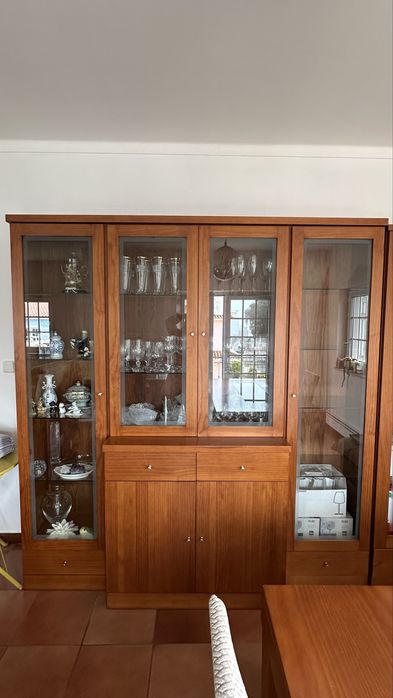 Conjunto sala - armário, aparador e mesa