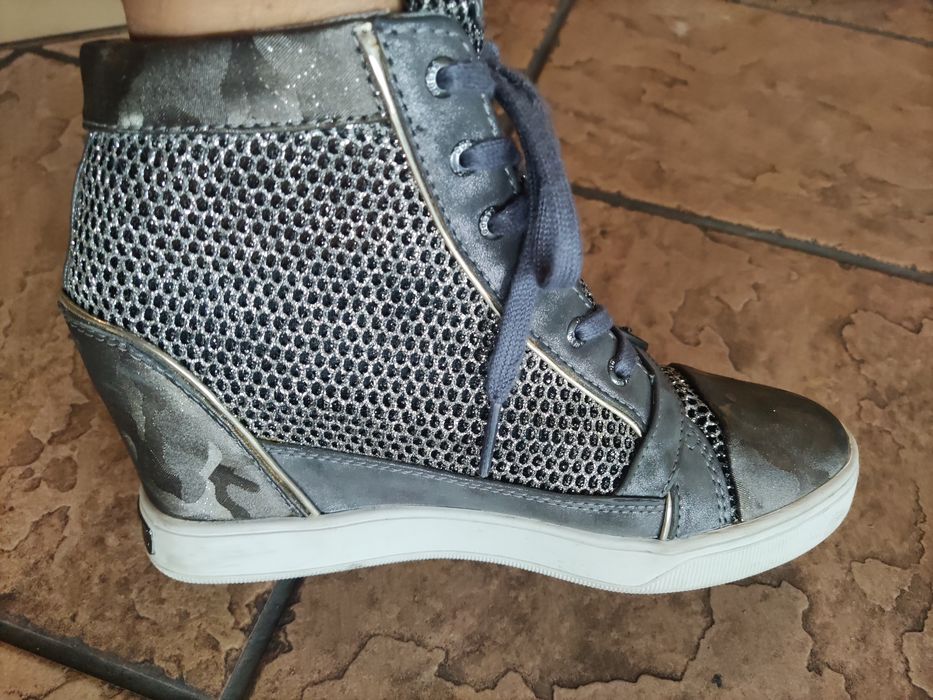 Sneakersy Guess rozm.38,5