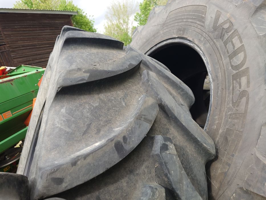 Opona 710 75 r38 vredestein. Michelin.