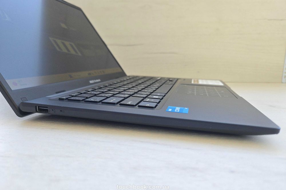 ASUS VivoBook X1404ZA i3-1215U 12/256GB M.2 NVMe Windows 11 2024