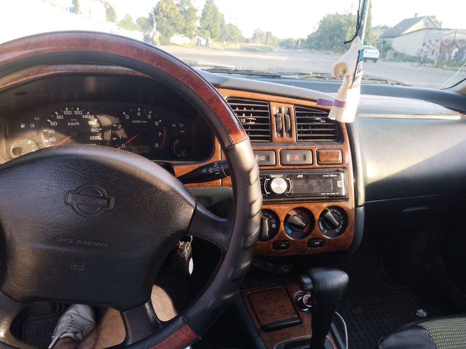 Продам Нисан прем'єра