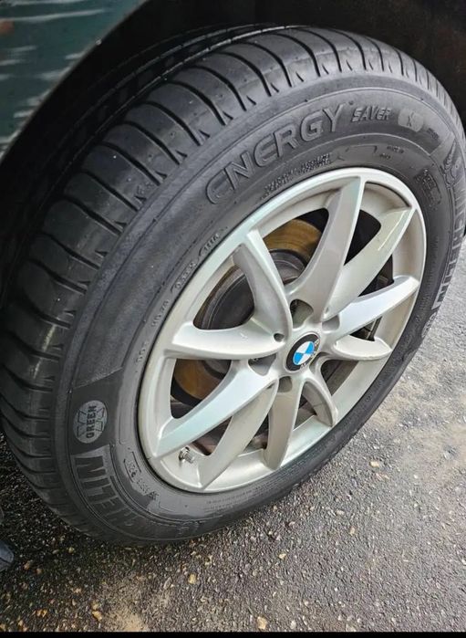 BMW 216i mais teto panoramico