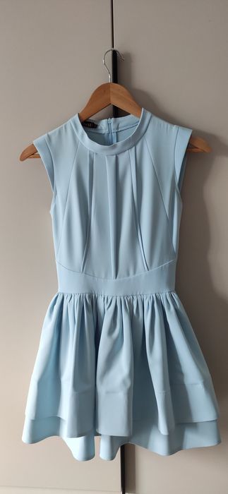 Damska błękitna sukienka