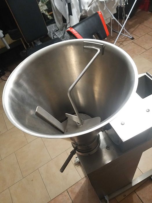 Maszyna do pierogów formierka,01MG5 pierogarka ze stołem do odbierania