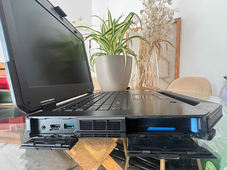 Portátil DELL 5414 RUGGED | i7-6600U | 16GB | 256GB | 14' FullHD Touch