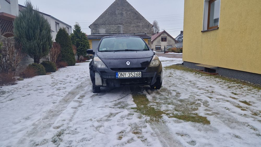 Renault clio 2011 uszkodzony
