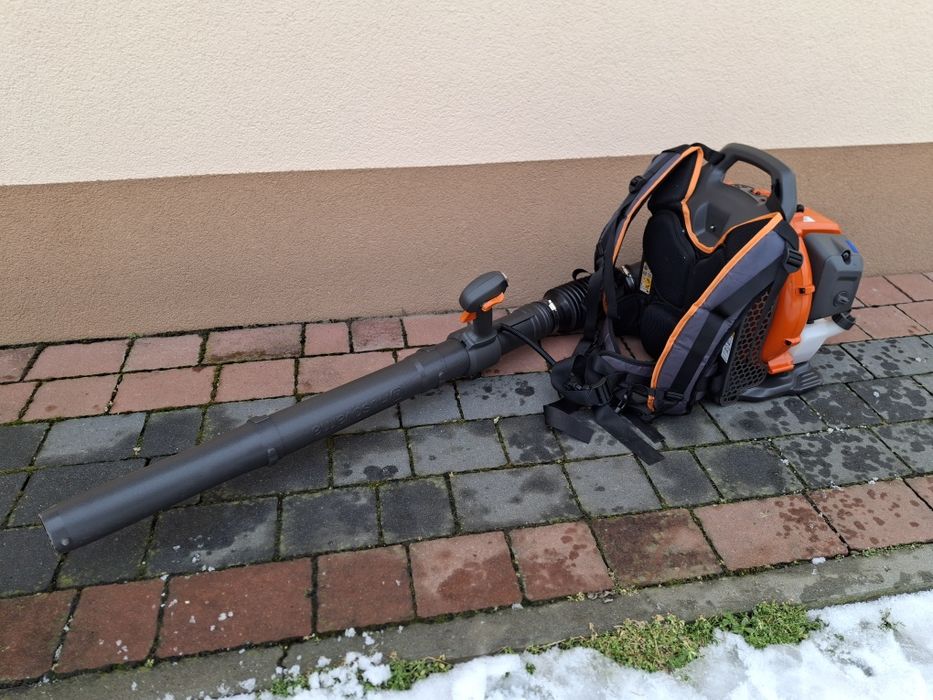 Dmuchawa spalinowa plecakowa do liści I śniegu Husqvarna  345 BT nowa