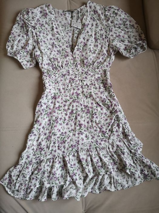 Sukienka damska letnia /kwiaty, bufiaste rękawy S/M Stadivarius/nowa