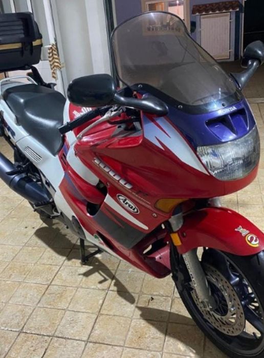 CBR 1000 de 98 top