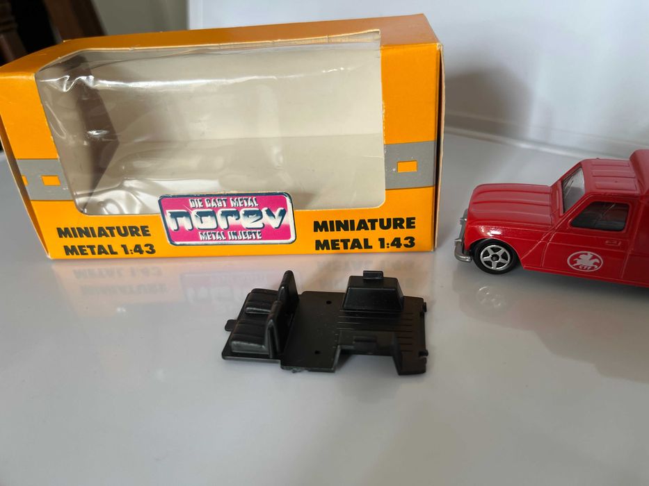 Renault 4 Fourgonnette - CTT Correios de Portugal - esc.1/43