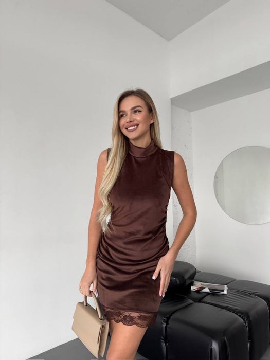 Жіноча велюрова сукня