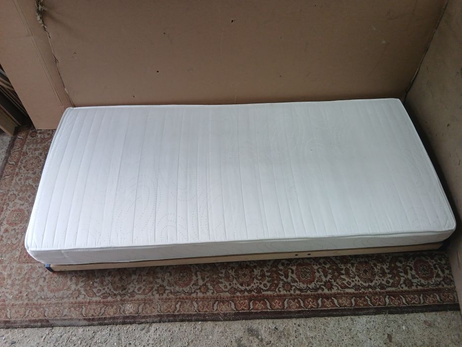 Materac 90x200 sprężynowy dreamzone w dobrym stanie transport