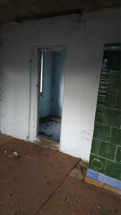 Продам земельну ділянку та будинок в селі Остриця