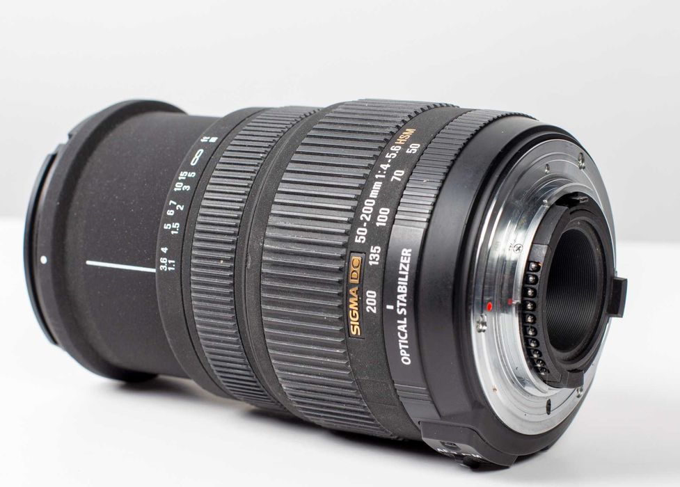 Objetiva Sigma 55-200mm AF com establizador para Nikon digital