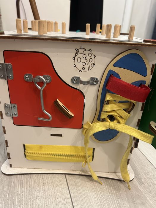 Бізі куб для дітей