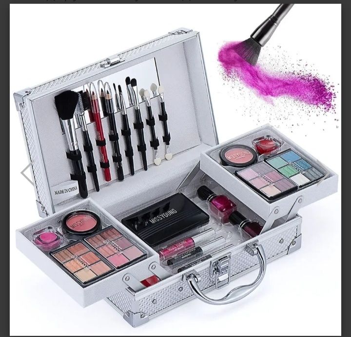 Набір жіночої косметики в подарунковому чемоданчику MC1155 Makeup set Срібний