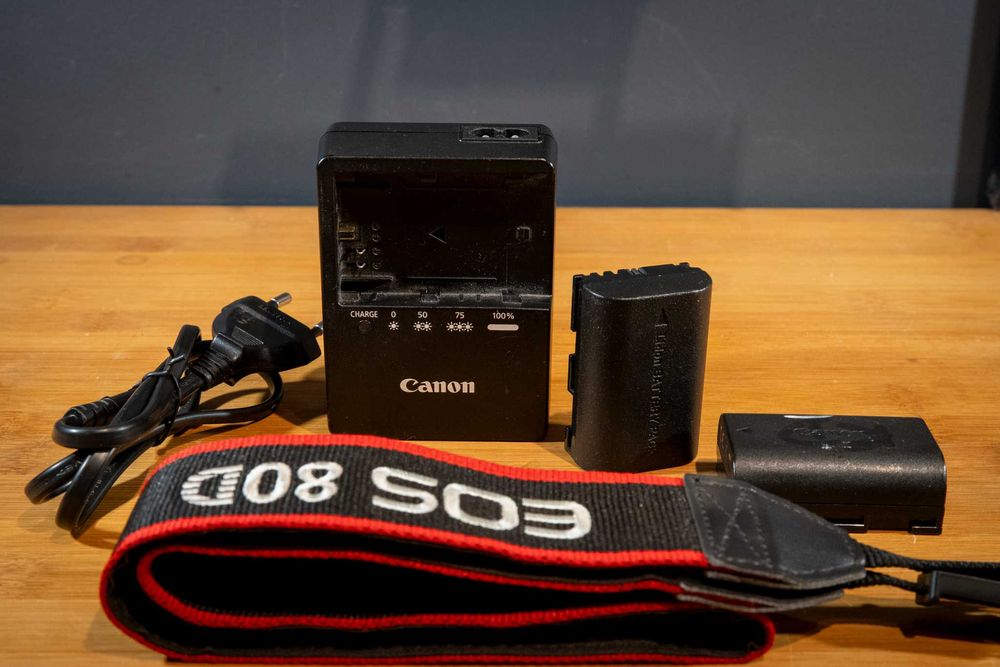 Canon eos 80d - zestaw: pancate 24mm + sigma 18-125