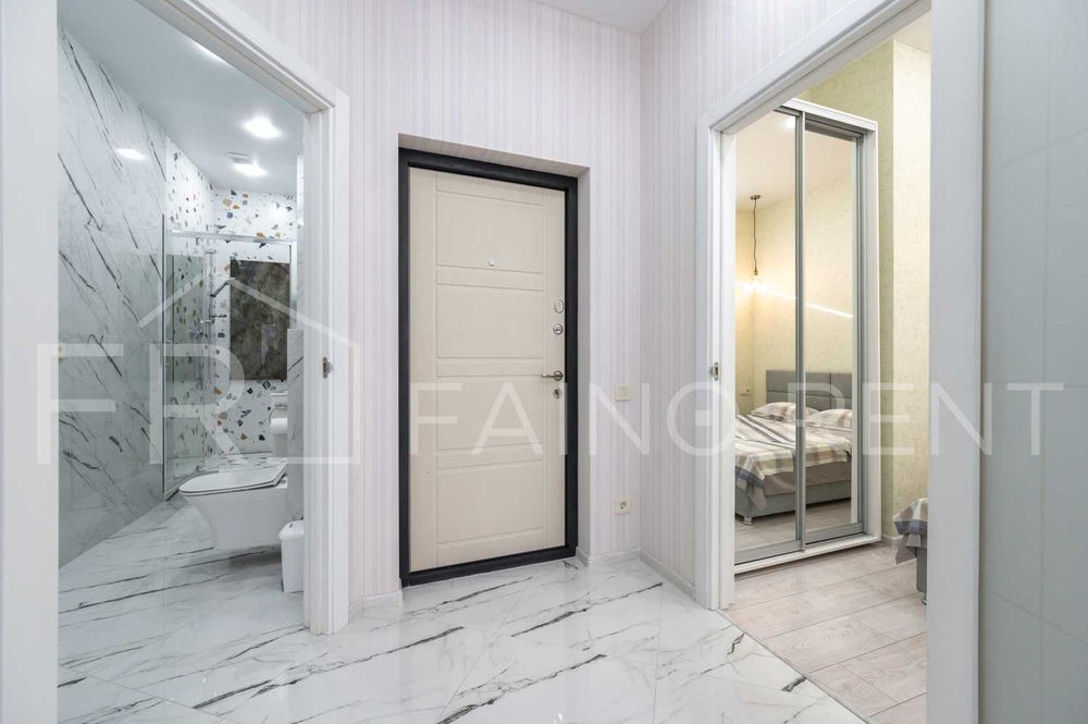 Панорамний вид моря, 2 спальнi + зала/5010