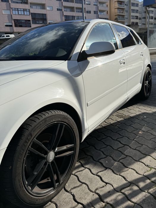 Vendo Audi A3 Sportback 2.0 TDI - MUITO BEM ESTIMADO