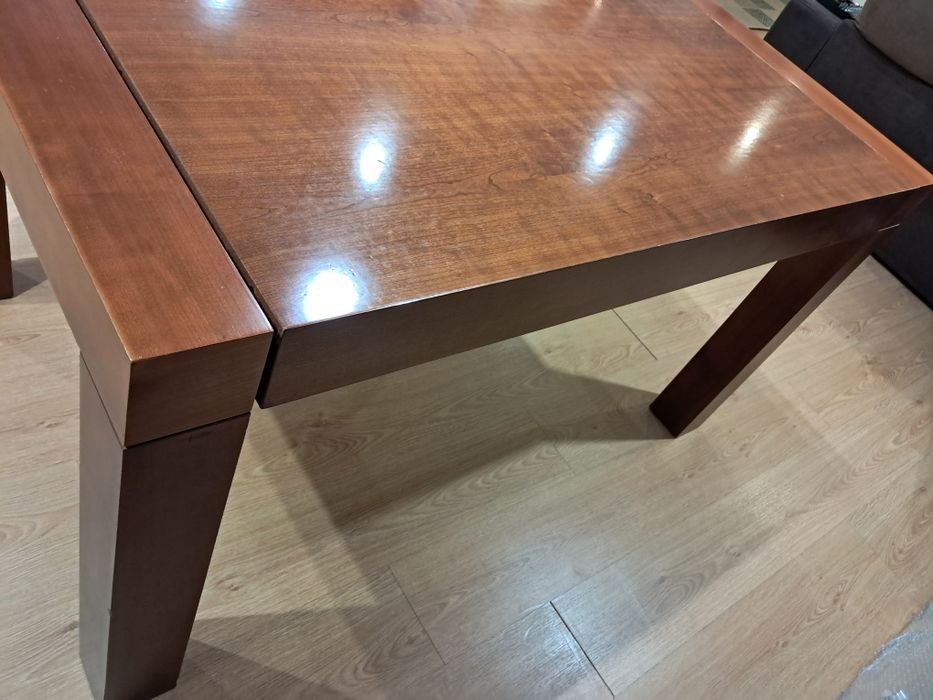 Vendo mesa extensível em madeira