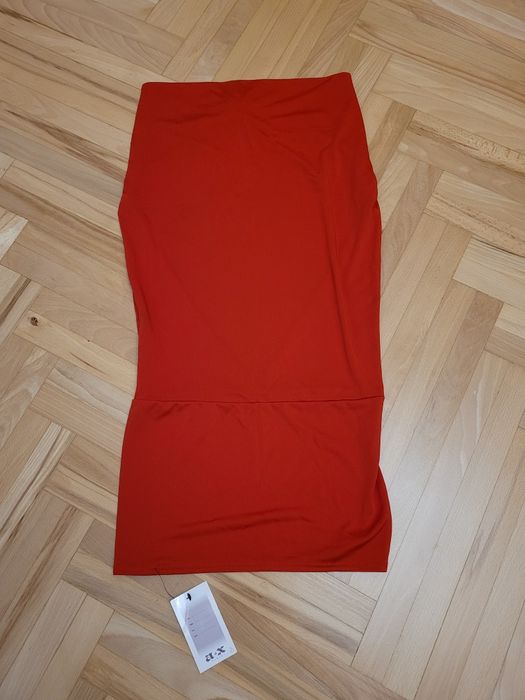 Nowa czerwona sukienka S / M odkryte plecy