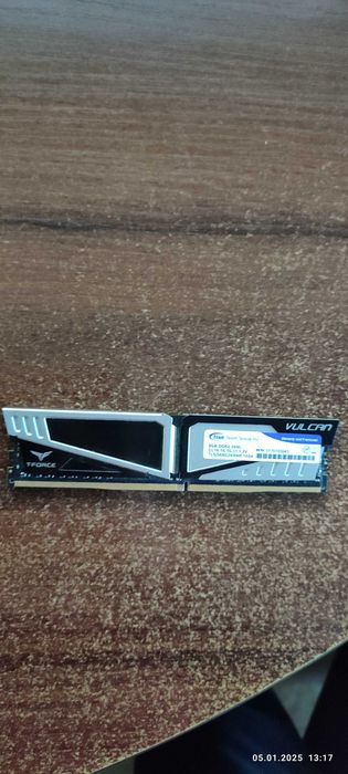 Team T-Force Vulcan DDR4 (TLGD48G3000HC16CDC01)