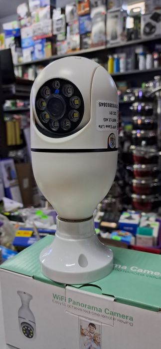 Kamera WiFi obrotowa panoramiczna w żarówce z podstawką monitorowanie