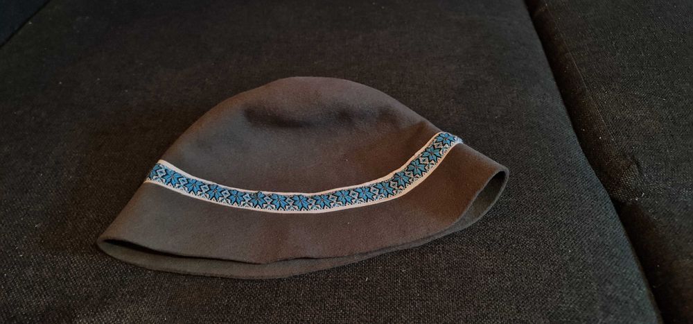 Kapelusz słowiański filcowy ludowy z haftem NOWY