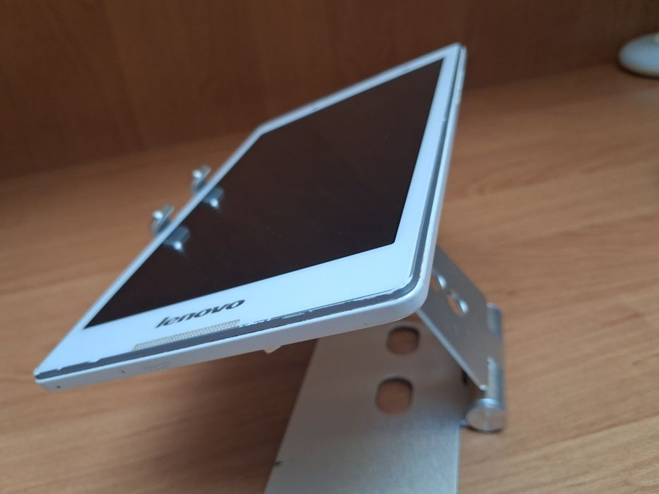 Tablet lenovo z wgraną nawigacją igo   nowe mapy