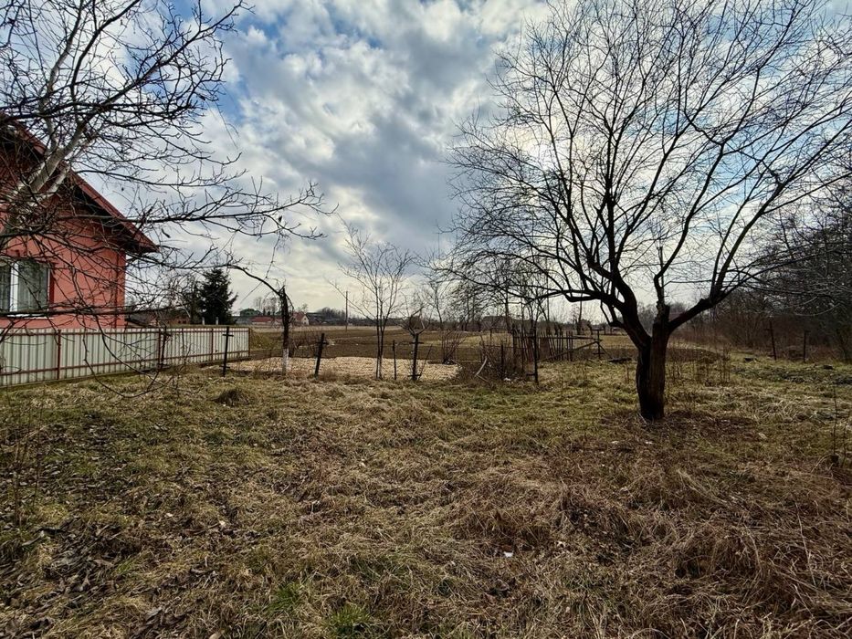 Затишна земельна ділянка під будинок в 17хв. від міста.